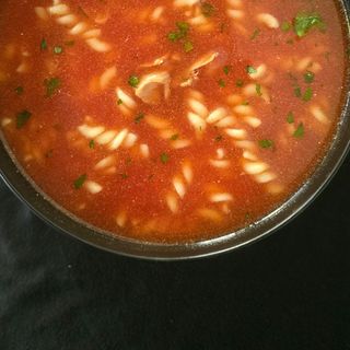 Pomidorowa z pomidorów pelatti