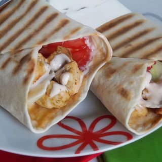 Lawasz z serem średni