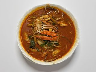 Haemul jjanmbbong/Pikantna zupa z makaronem i owocami morza