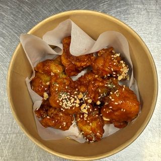 Yangyeom chicken/Smażony kurczak w panierce w sosie koreańskim