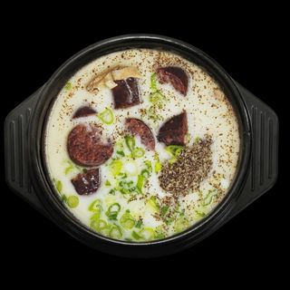 Sundaeguk/Zupa z koreańską kaszanką i podrobami wieprzowymi