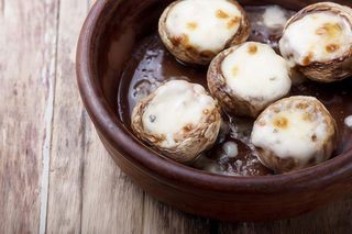 Pieczarki faszerowane