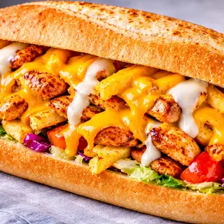 Kebab z frytkami i serem w Bułce