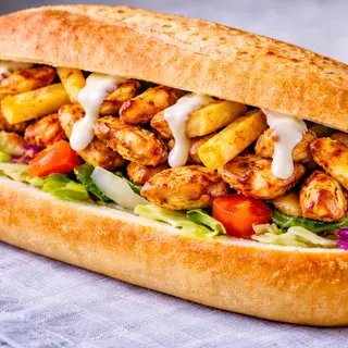Kebab z frytkami w Bułce