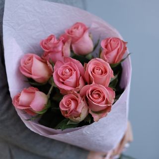 Bukiet z 9 różowych róż