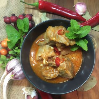 Gulasz pikantny wieprzowy w sosie pomidorowym z chilli