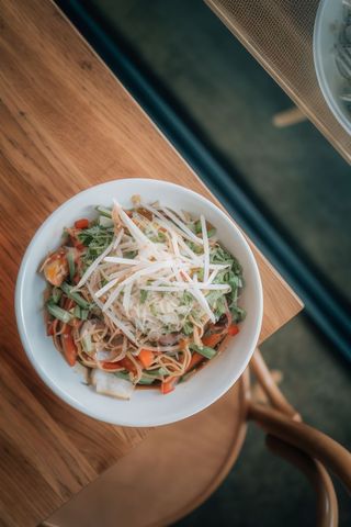 CHRUPIĄCE WARZYWA Z WOKA W SOSIE SOJOWYM BEZ DODATKU