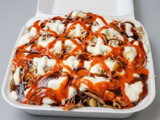 Kebab kapsul (Mięso,Frytki, ser, sos)