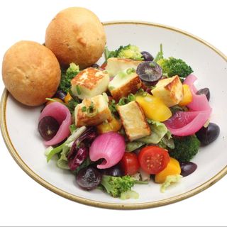 Grillowane halloumi z vinegrette