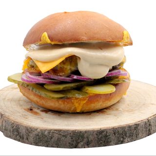 Cheeseburger w zestawie z ziemniaczkami