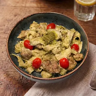Pappardelle z pesto i kurczakiem