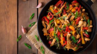 10.Kurczak GaRau (z warzywami)