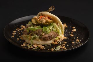 BUŁECZKA BAO Z WIEPRZOWINĄ