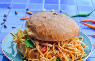 Noodle burger wege kurczak