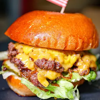 Jam Smash Burger z frytkami