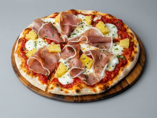 Ananas grigliato ( z szynką i ananasem)
