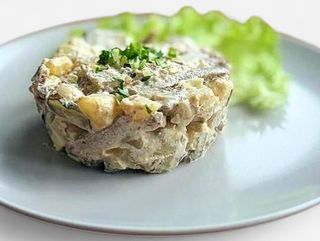 Sałatka z ozorem wołowym