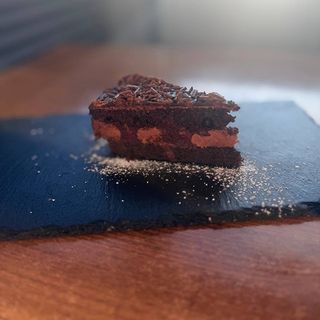 Torcik czekoladowy z wiśniami