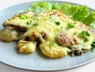 Zapiekany ozór wołowy z ziemniakami i serem