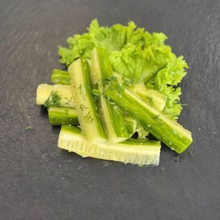 Ogurek małosolny “minutka” z czosnkiem