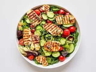 Salad with Grilled Halloumi Cheese