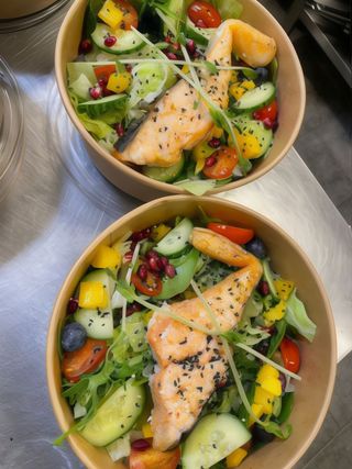 Sałatka z łososiem z pieca