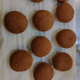 Keto bułka bezglutenowa Awokado łosoś