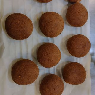 Keto bułka bezglutenowa Awokado łosoś