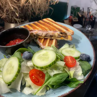 Tost pieczarka 