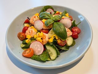 Sałatka z krewetką