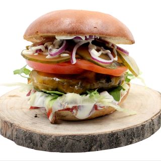 Classic Burger w zestawie z ziemniakami