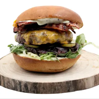 Butcher Burger w zestawie z ziemniakami