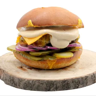 Cheeseburger w zestawie z ziemniakami