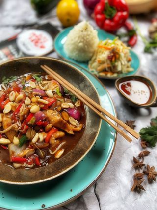 Kurczak Gong Bao bardzo pikantne cała porcja