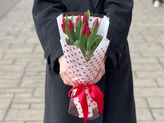 Bukiet z 9 czerwonych tulipanów