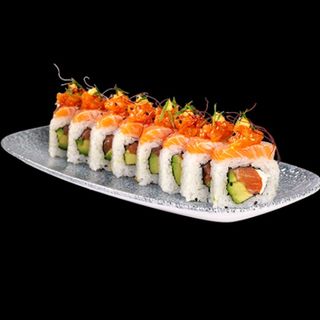 6. PREMIUM Uramaki potrójny łosoś