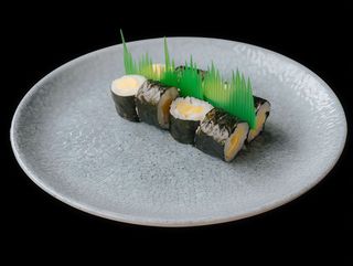 111.Hosomaki z omletem tamago