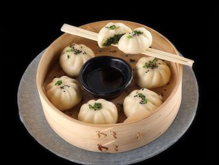 113. Bułeczki baozi ze smażonymi warzywami vege 6 szt.