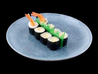 100. Hosomaki z krewetkami w tempurze