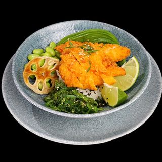 48. Sushi bowl z chrupiącym kurczakiem 90 g / 200 g