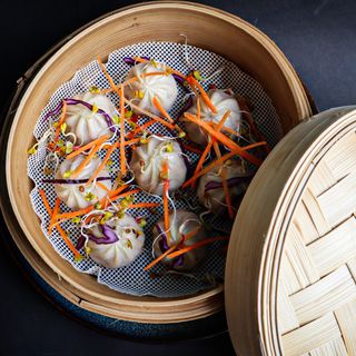 Xiao Long Bao z wieprzowiną i świeżą kolendrą (10 szt.)