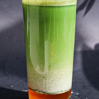 MATCHA LATTE BRZOSKWINIA