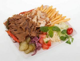 Kebab na talerzu średni 