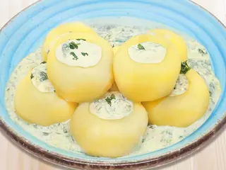 Kluski z sosem szpinakowo - serowym
