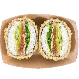 Sushi burger z pieczonym łososiem