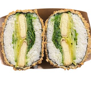 Sushi burger z tofu powiększony