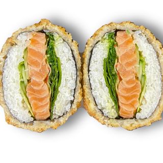 Sushi burger z pieczonym łososiem powiększony