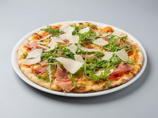 Parmeńska z pomidorami mała 32cm