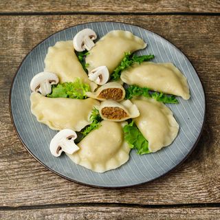 Pierogi z kapustą i pieczarkami