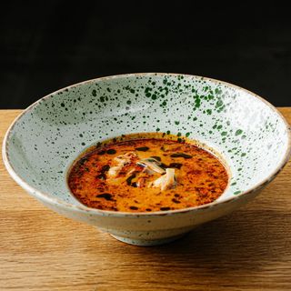 Tom yum z kurczakiem i krewetkami